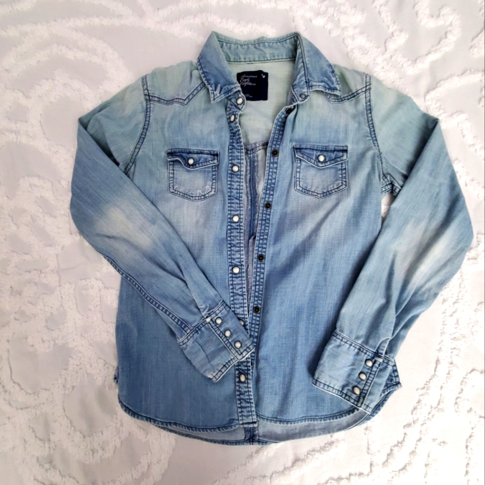 AMERICAN EAGLE OUTFITTERS - Jean Button Down Shirt
